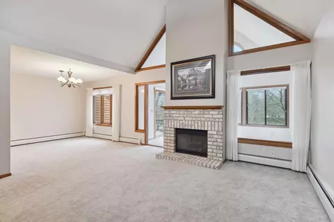 6100 Auto Club Rd #305, Bloomington, MN 55438