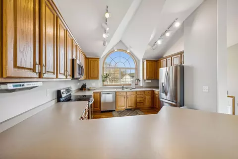 2154 Ormond Dr, Shakopee, MN 55379 photo 9