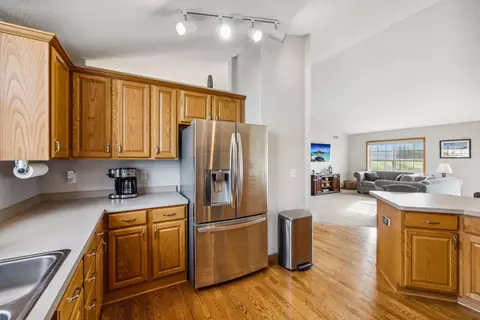 2154 Ormond Dr, Shakopee, MN 55379 photo 11