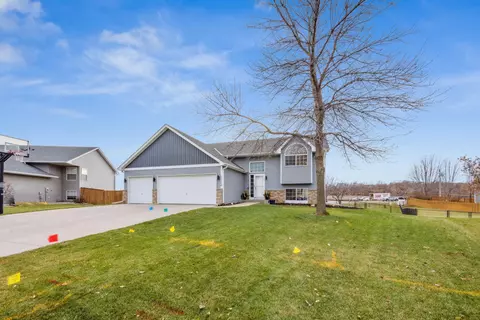 2154 Ormond Dr, Shakopee, MN 55379 photo 3