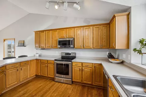 2154 Ormond Dr, Shakopee, MN 55379 photo 10