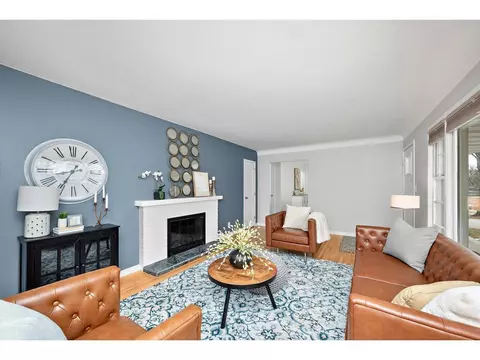 1389 Prior Ave S, Saint Paul, MN 55116