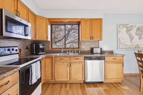 1766 Walnut Ln, Eagan, MN 55122 photo 9