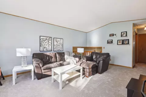 1766 Walnut Ln, Eagan, MN 55122 photo 4