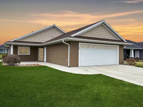 508 28th St SE, Willmar, MN 56201 photo 2