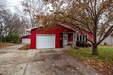 611 N 1st Ave, Fergus Falls, MN 56537
