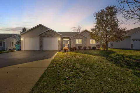 1255 Clover Ln SE, Owatonna, MN 55060