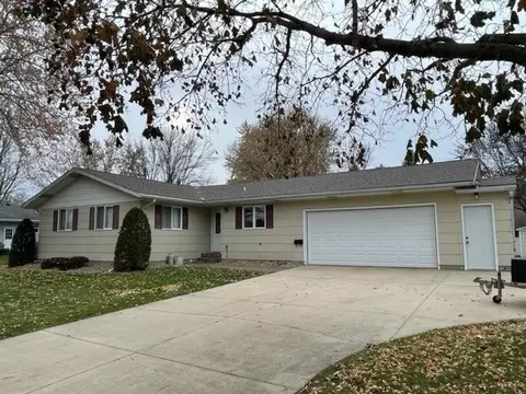 303 3rd St N, Rose Creek, MN 55970