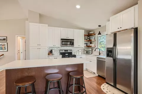12320 Allen Dr, Burnsville, MN 55337