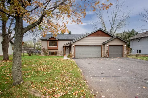878 Winter Ct, River Falls, WI 54022