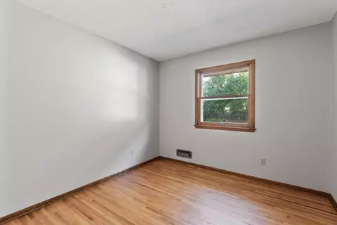 9440 3rd Ave S, Bloomington, MN 55420 photo 17
