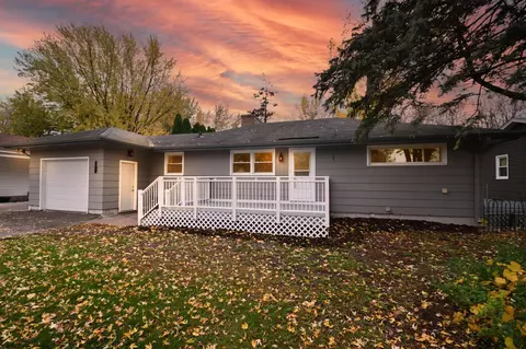 520 12th Ave SE, Forest Lake, MN 55025