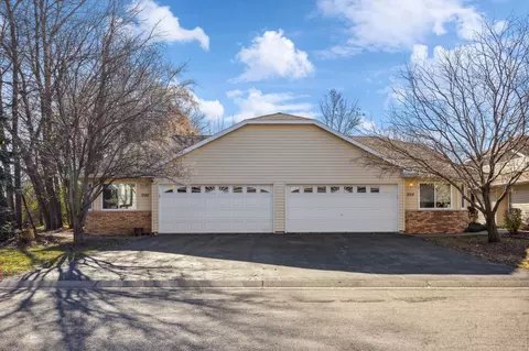 996 16th Ave SE, Forest Lake, MN 55025