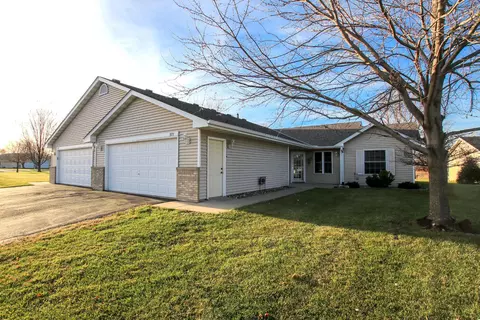 873 Greensview Ct NW, Hutchinson, MN 55350