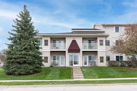 3702 9th St NW #D, Rochester, MN 55901