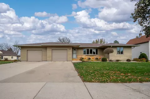 137 1st Ave SW, Winnebago, MN 56098