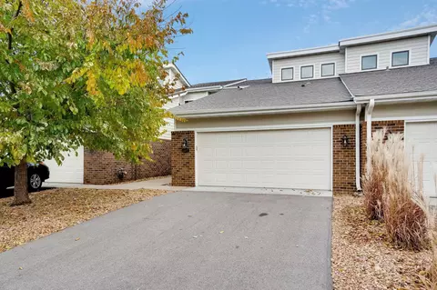 6817 W 82nd St, Bloomington, MN 55438