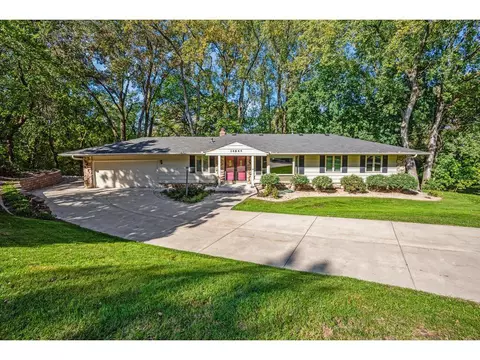 14844 Lloyds Dr, Minnetonka, MN 55345
