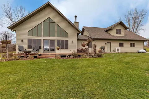 31031 Breezewood Rd, Paynesville, MN 56362