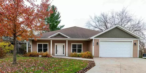 1808 4th St N, Stillwater, MN 55082