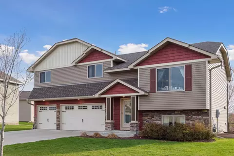 1695 Hidden Trl, Mayer, MN 55360