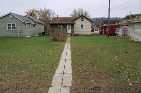 656 E 10th St, Winona, MN 55987 photo 5