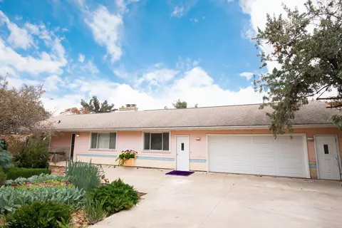 1330 Wincrest Dr, Winona, MN 55987