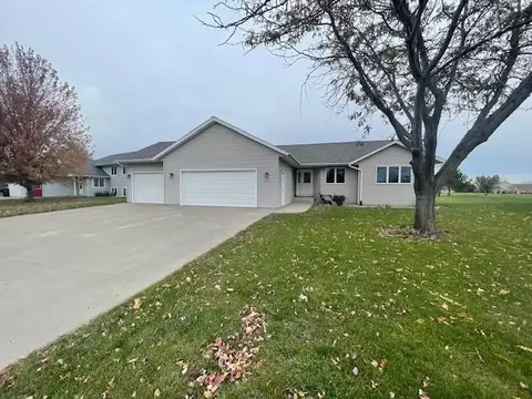 363 Cardinal Dr, Mankato, MN 56001