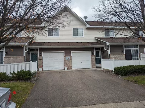 8347 Kimball Dr, Eden Prairie, MN 55347