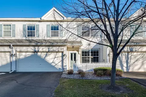 870 Braunworth Ct, Chaska, MN 55318