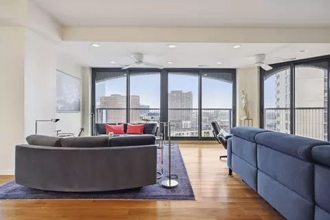 1201 Yale Pl #1307, Minneapolis, MN 55403
