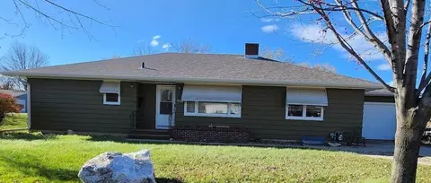 1650 4th Ave, Windom, MN 56101