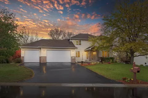 9040 Glacier Rd, Saint Bonifacius, MN 55375