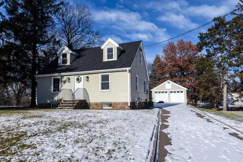 2657 Geranium Ave E, Maplewood, MN 55119 photo 3