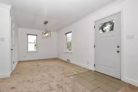 2657 Geranium Ave E, Maplewood, MN 55119 photo 4