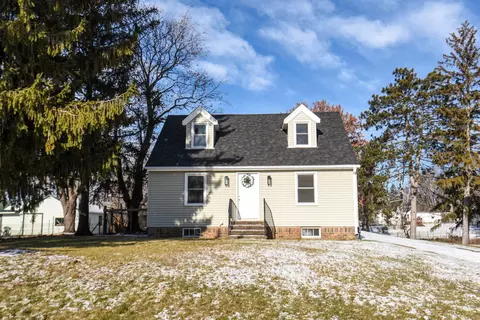 2657 Geranium Ave E, Maplewood, MN 55119