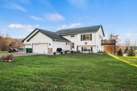 414 Roosevelt Dr, Dresser, WI 54009