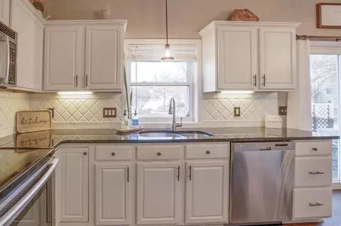 11014 Fox Hollow Ln N, Champlin, MN 55316