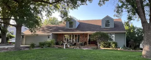 312 E 7th St, Adrian, MN 56110