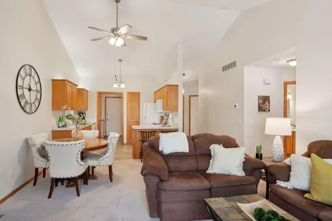 4174 Cates St SE, Prior Lake, MN 55372