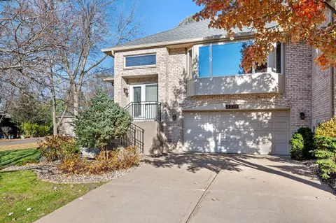 2238 Ferris Ln, Roseville, MN 55113
