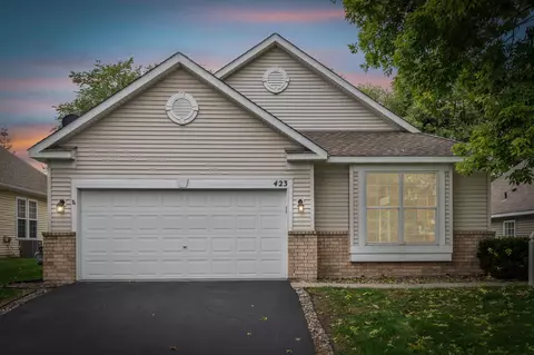 423 Meadowood Ln, Burnsville, MN 55337