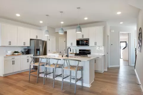 2620 Paddock Path, Shakopee, MN 55379