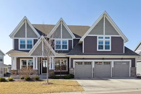 74 Rapp Farm Ln, North Oaks, MN 55127