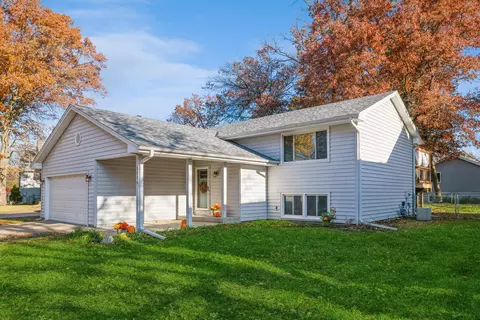 9779 Magnolia St NW, Coon Rapids, MN 55433