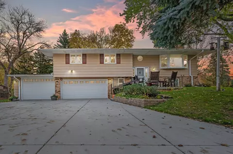 3250 Quail Ave N, Golden Valley, MN 55422