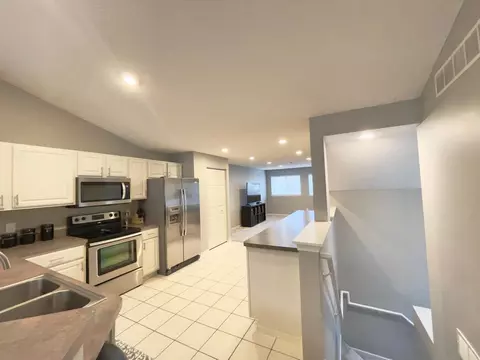 2178 Cool Stream Cir, Eagan, MN 55122 photo 4