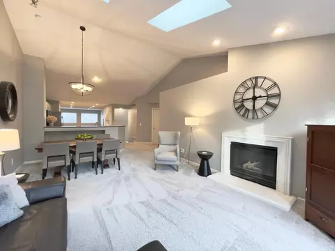 2178 Cool Stream Cir, Eagan, MN 55122 photo 2