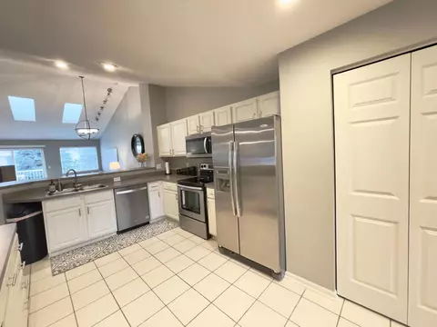 2178 Cool Stream Cir, Eagan, MN 55122 photo 7