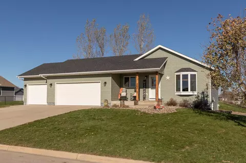443 6th St SE, Dover, MN 55929
